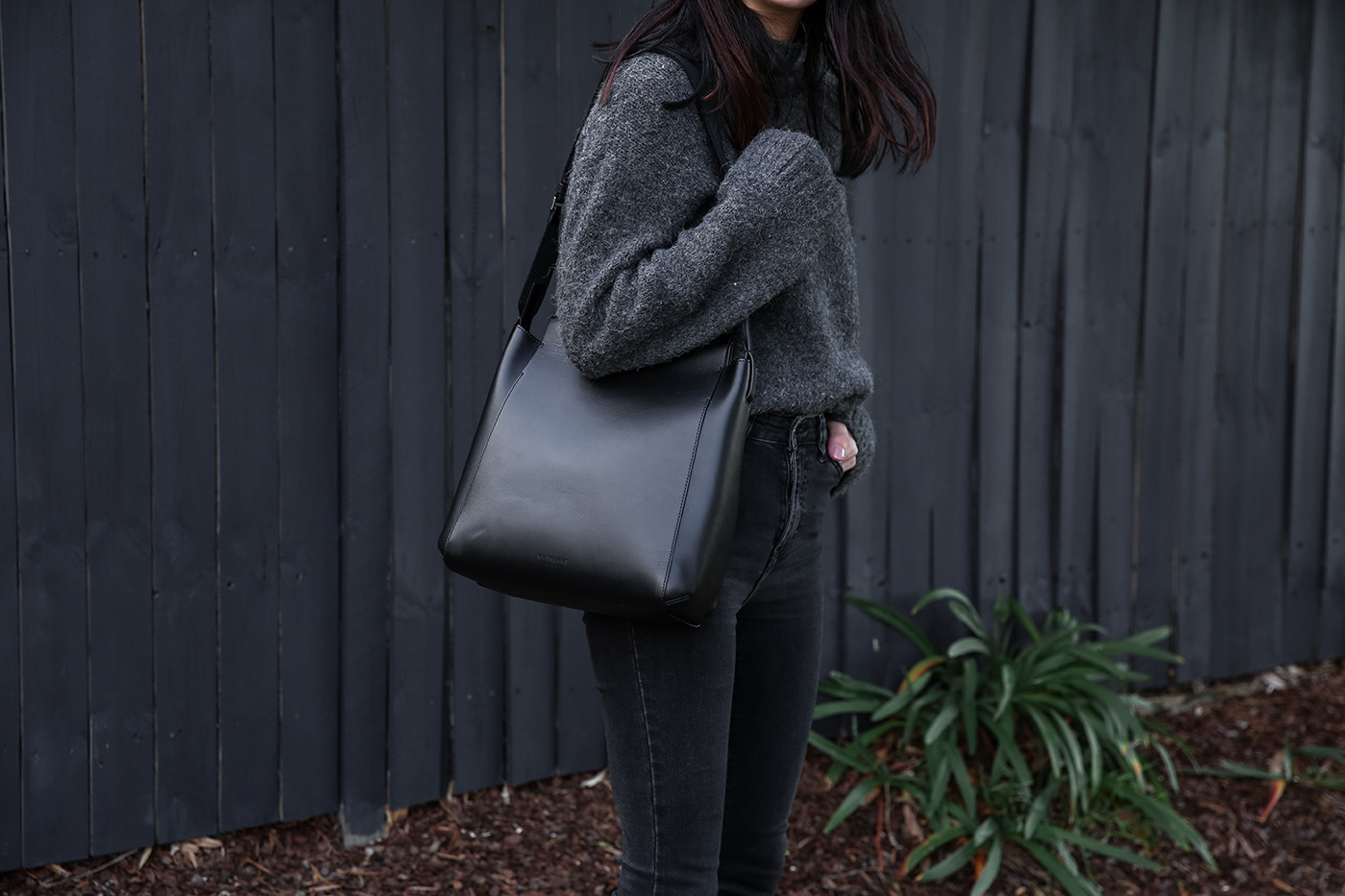 Everlane Form Bag Review - Mademoiselle | Minimal Style Blog