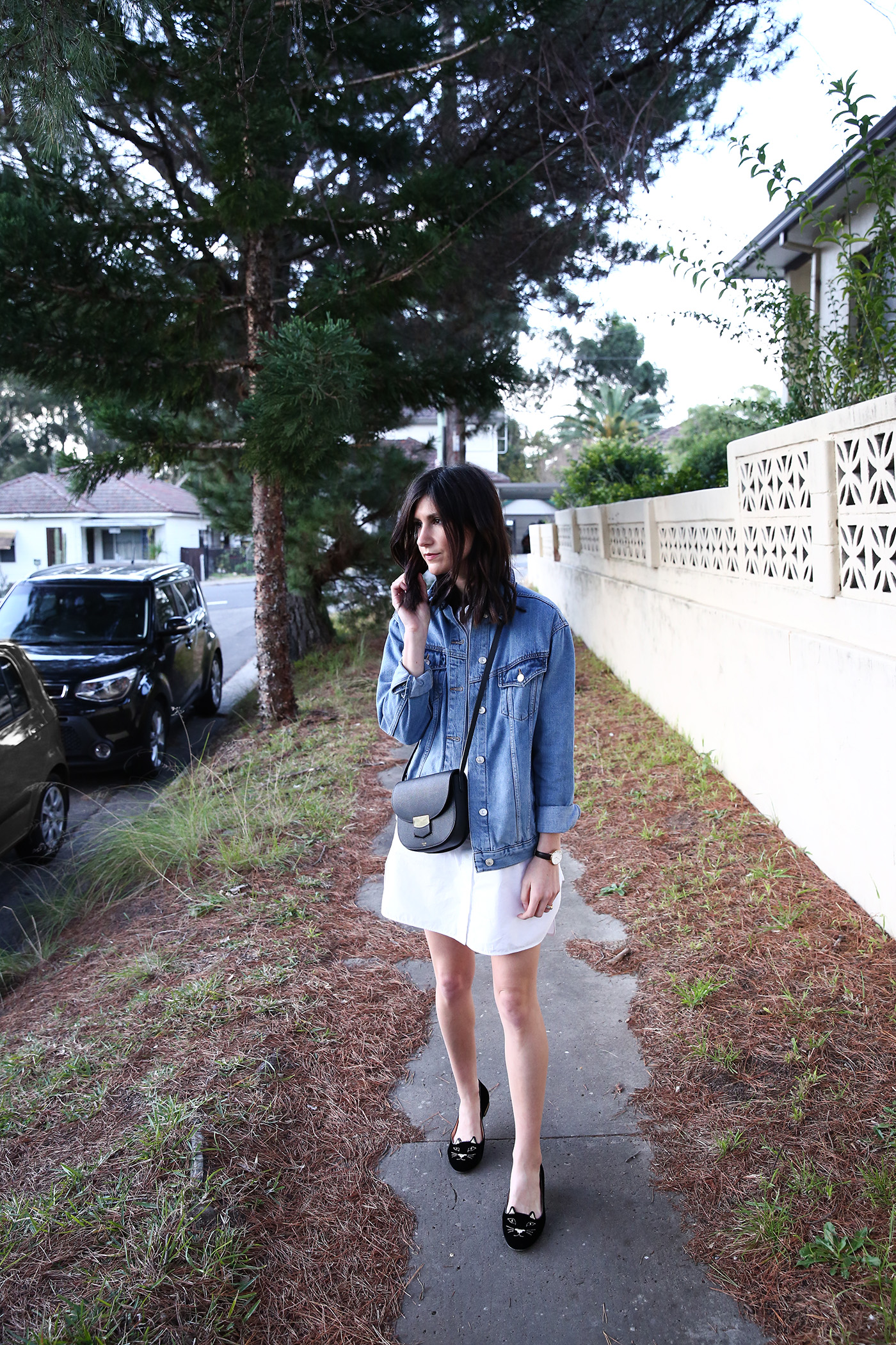 spring wardrobe essential denim jacket mademoiselle minimal outfit