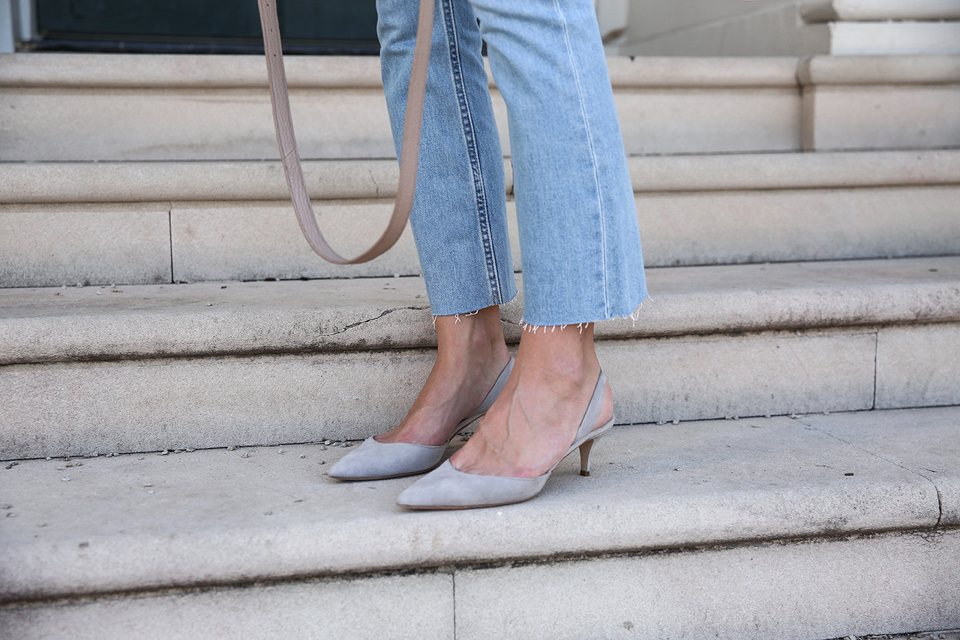 Everlane Kick Crop Jean Review - Mademoiselle | Minimal Style Blog