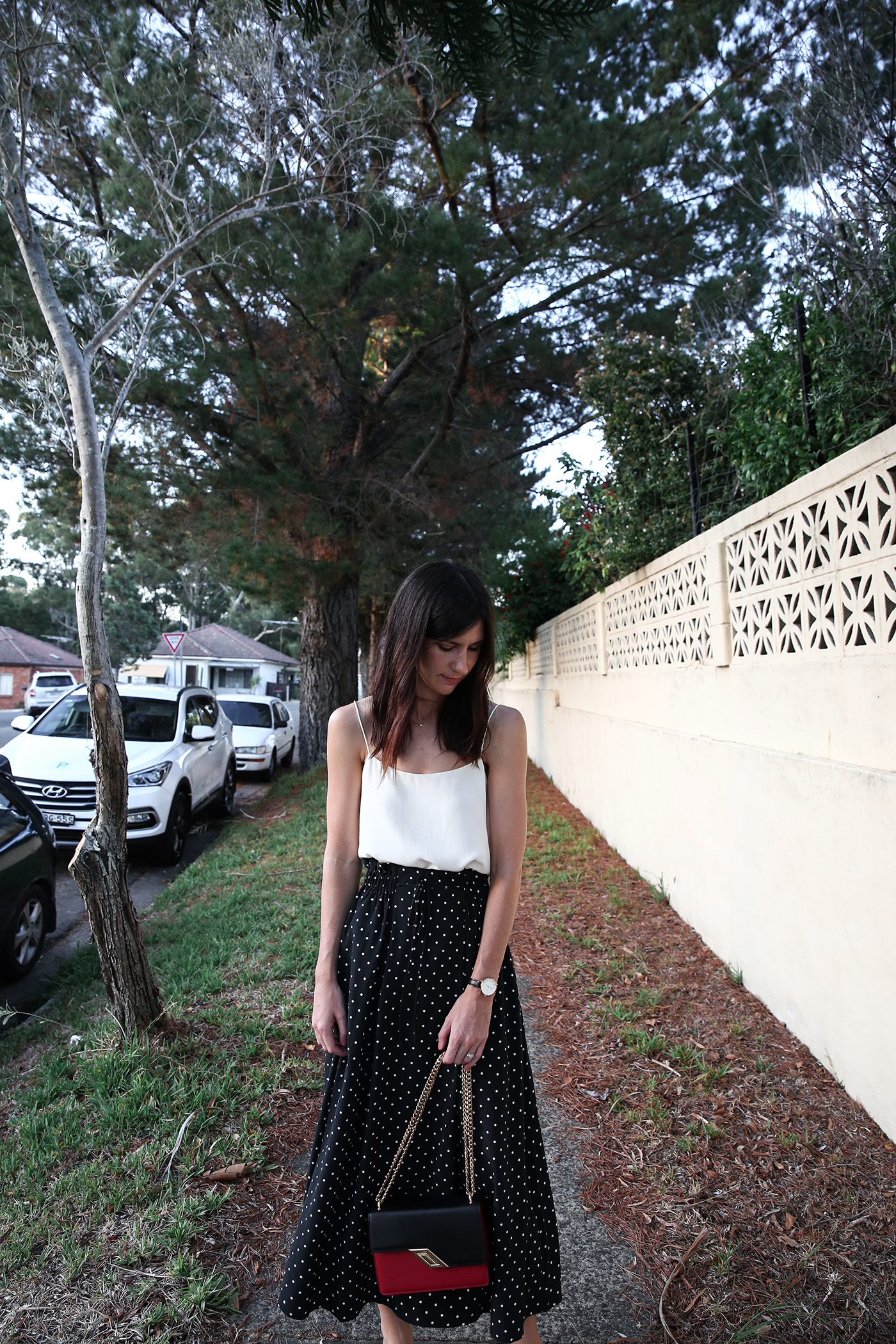 minimal outfit polka dot midi skirt