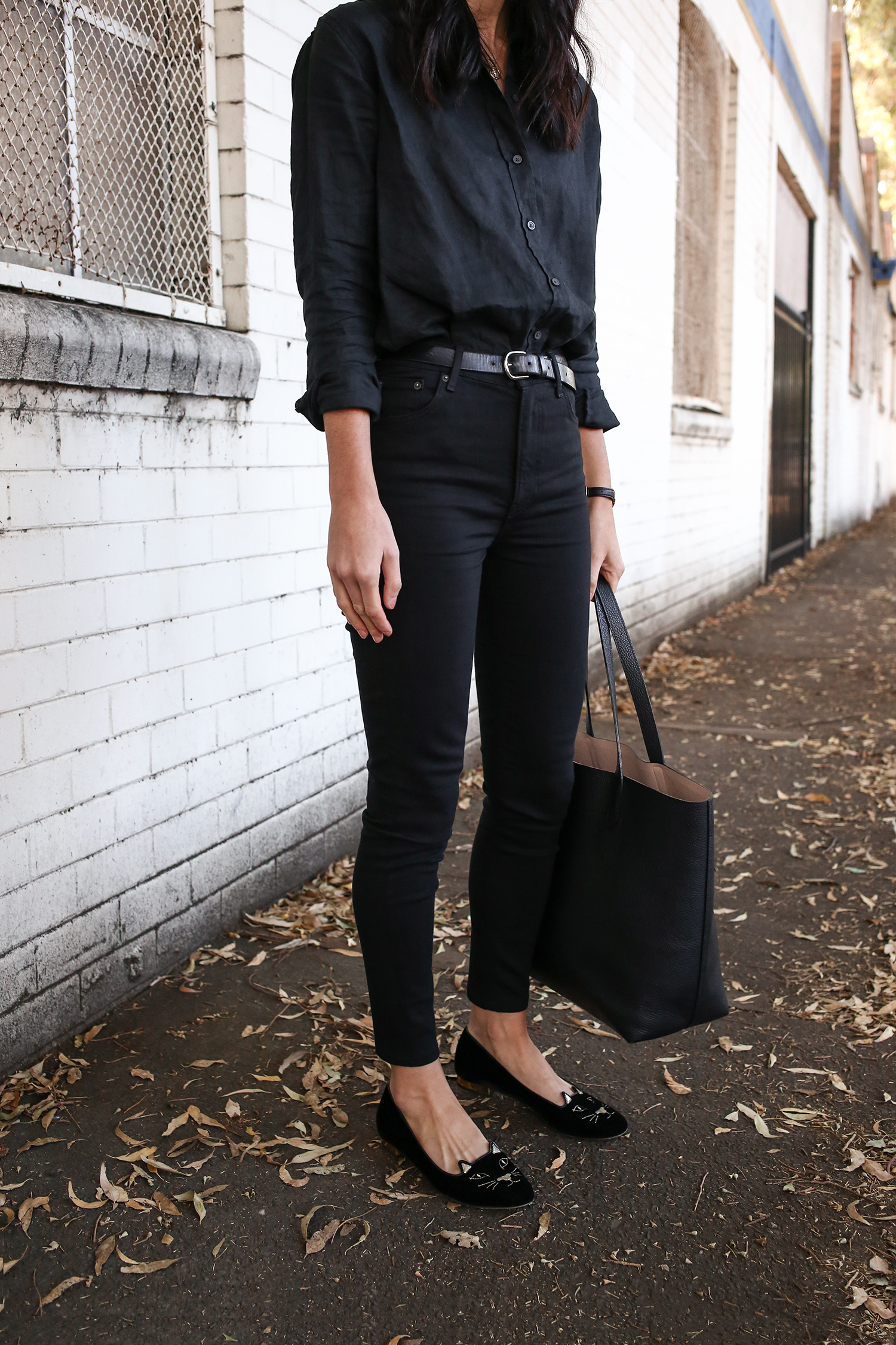 Casual Outfit : Black Pants - Elle Blogs