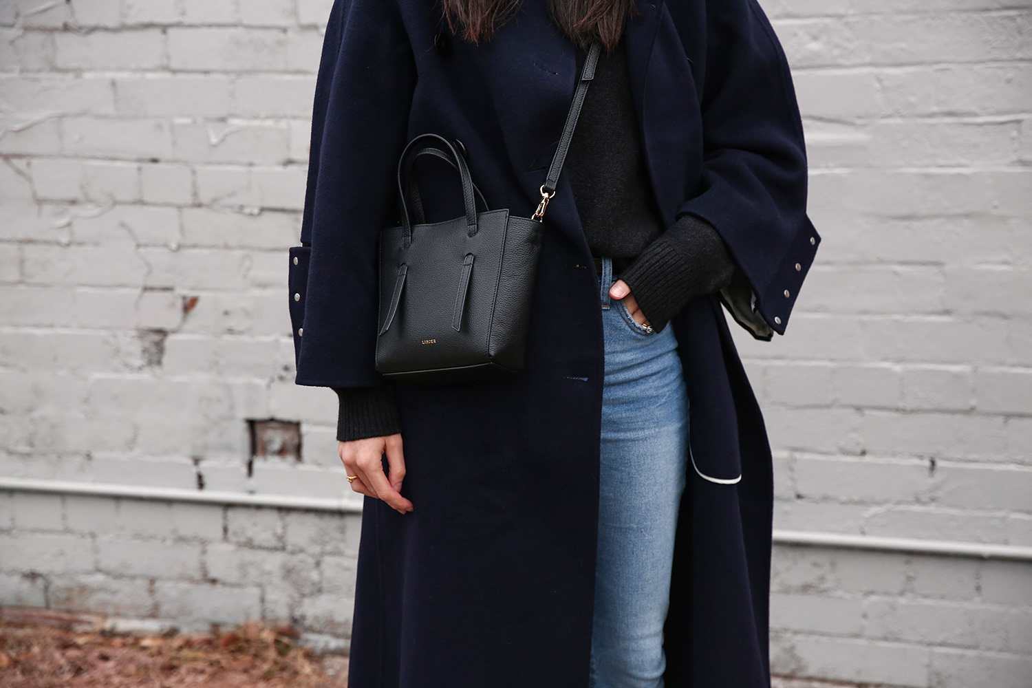 Winter Outfit #2: Oversized navy coat - Mademoiselle | Minimal Style Blog