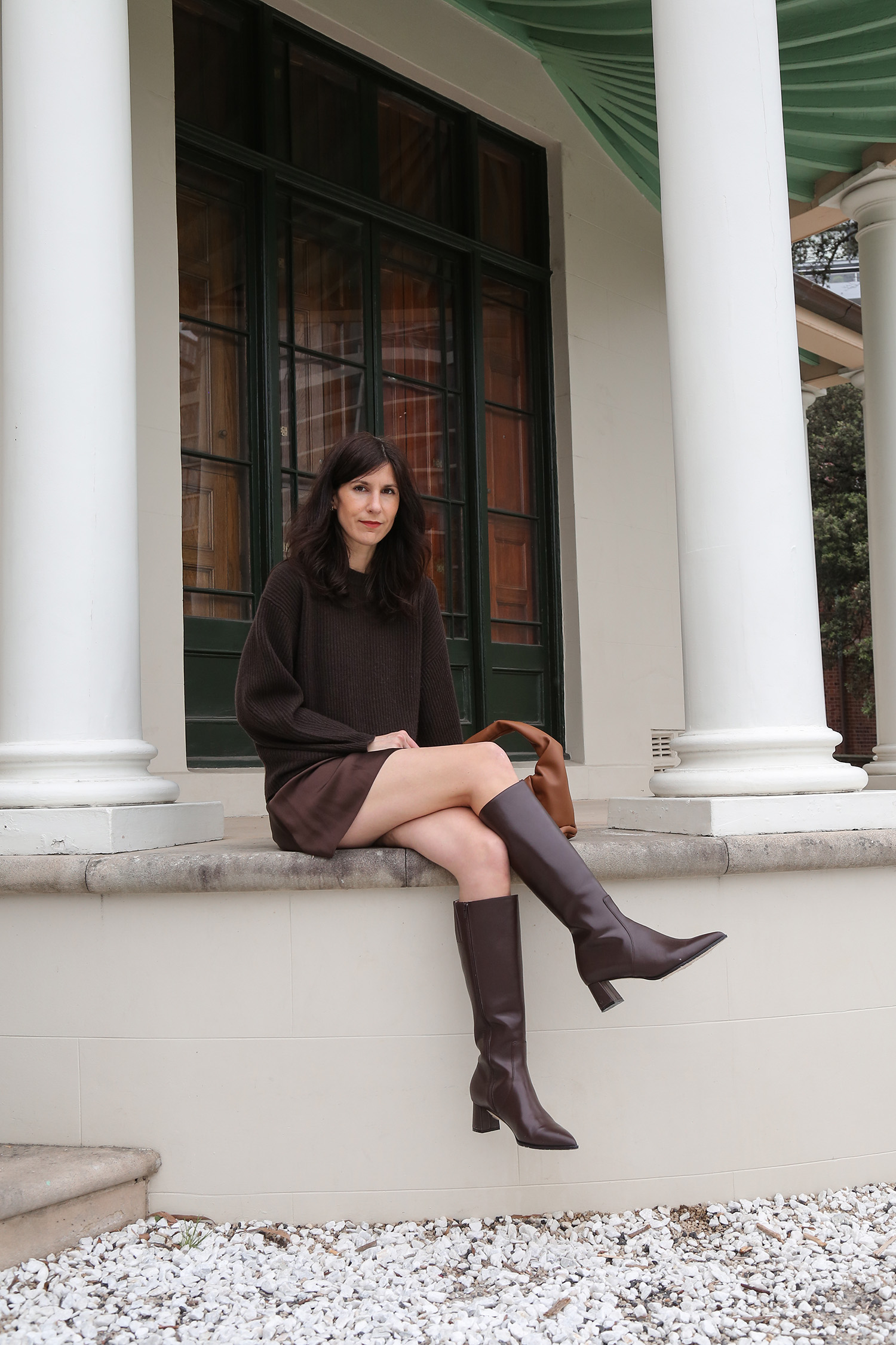 Minimal feminine autumn street style