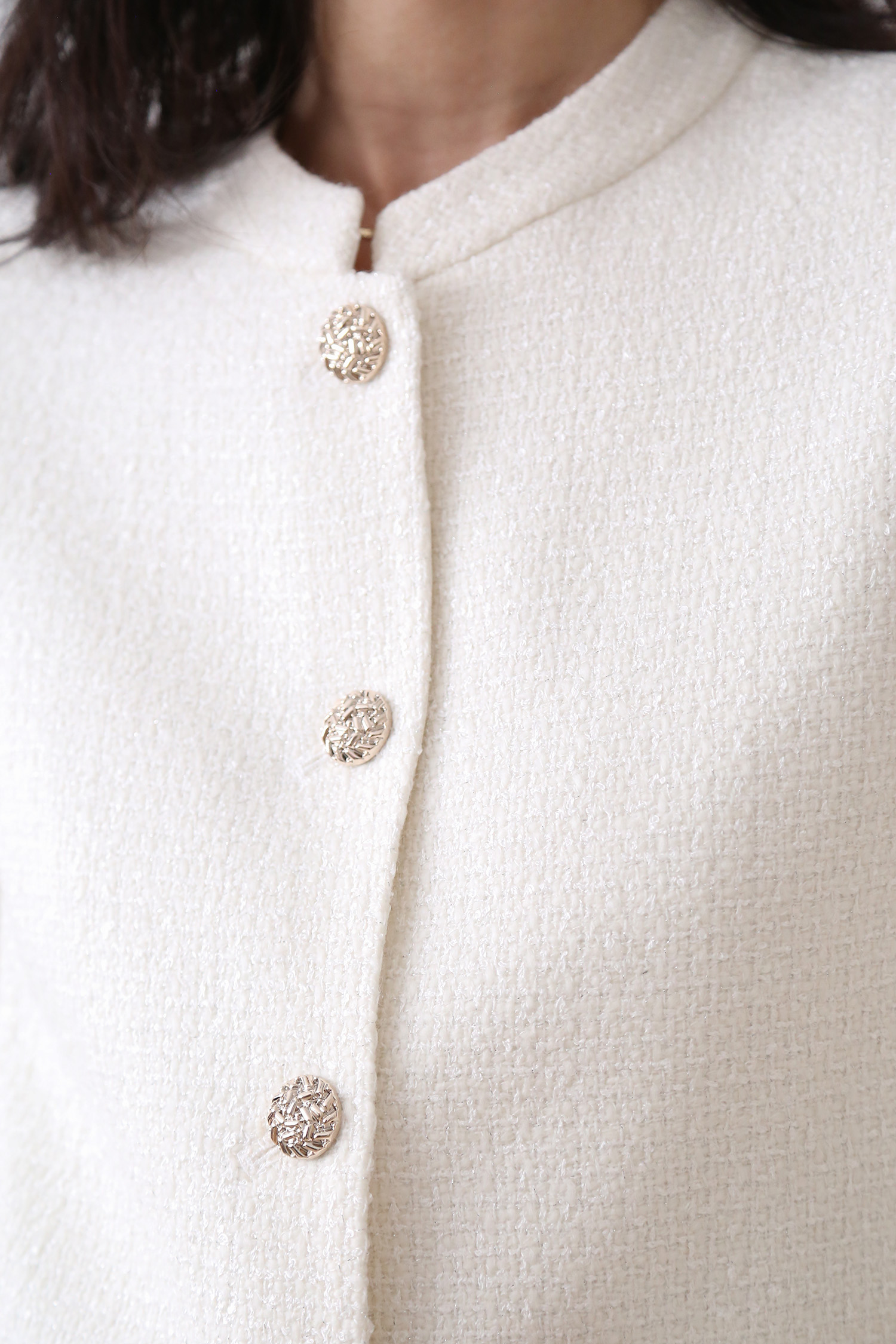 Ladylike stand collar jacket details