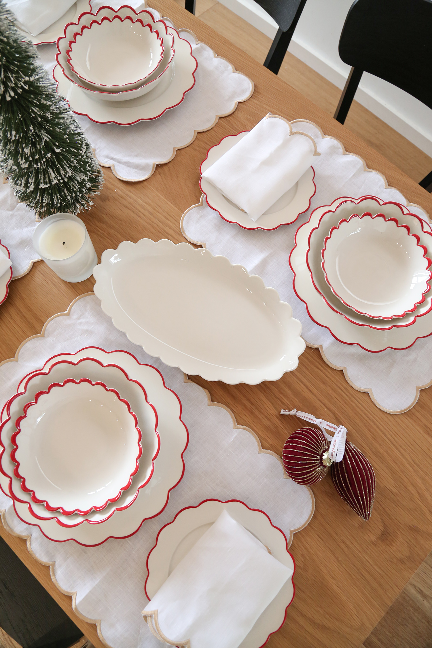 A minimal but fun holiday table setting