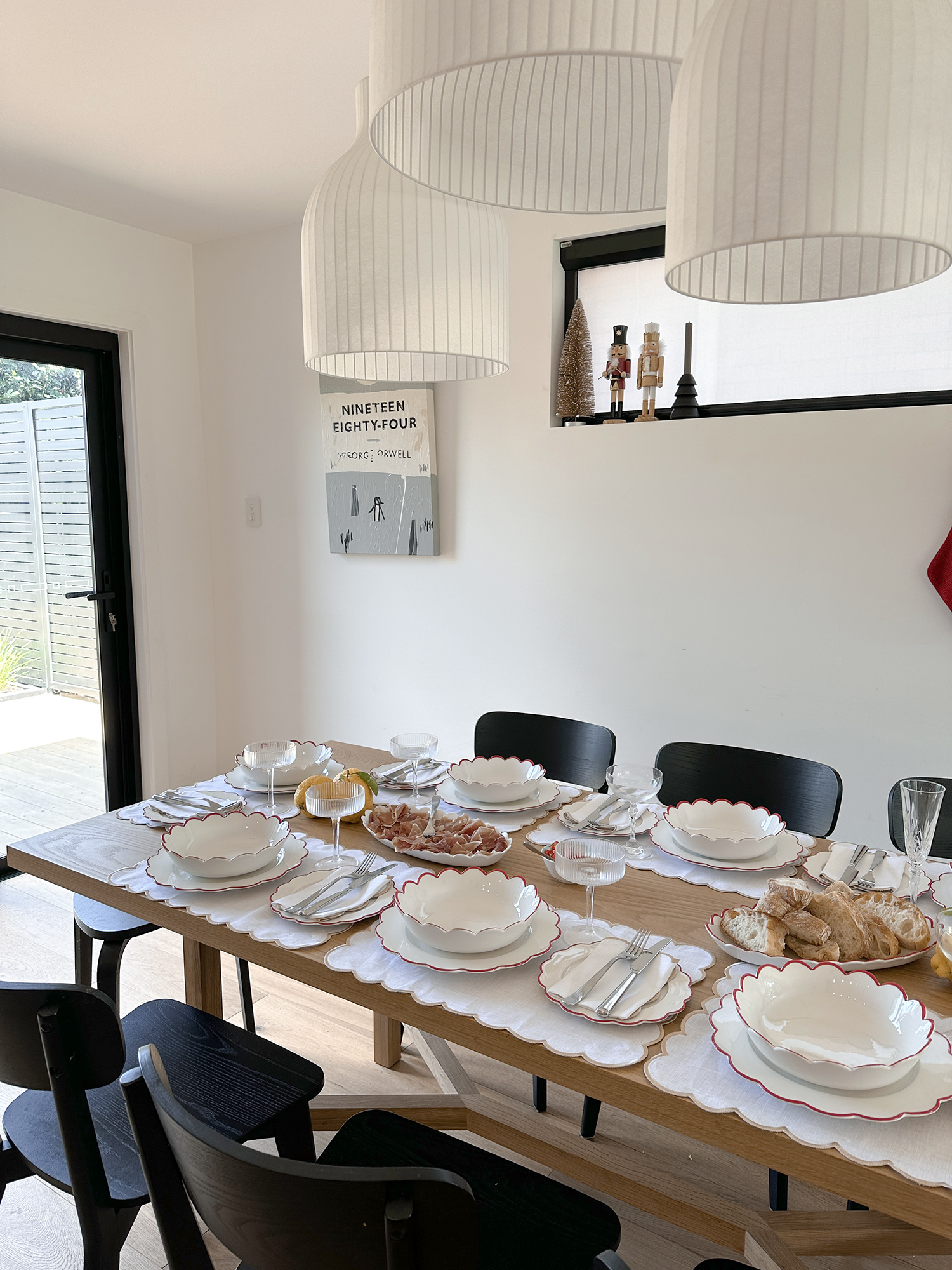 Christmas Day minimal table setting