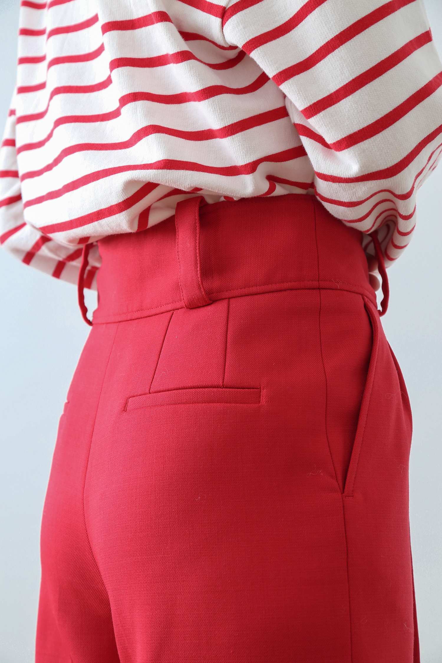 red trousers details