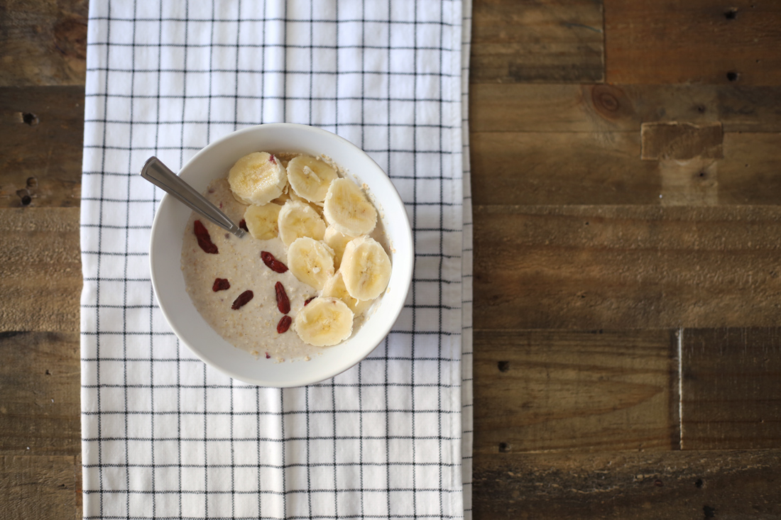 oats acai fruit bowl