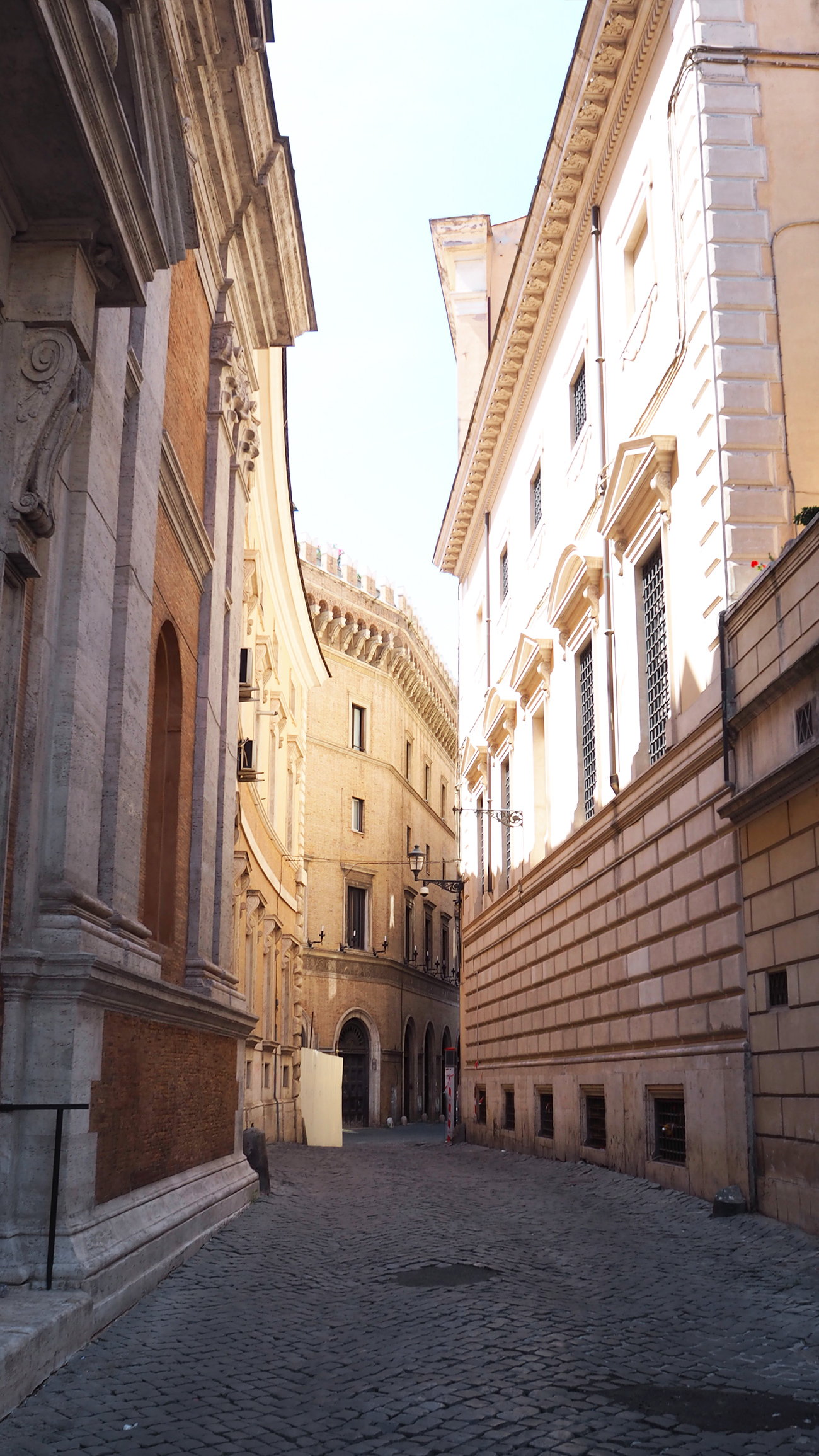 mademoiselle travels rome italy streets alleyway