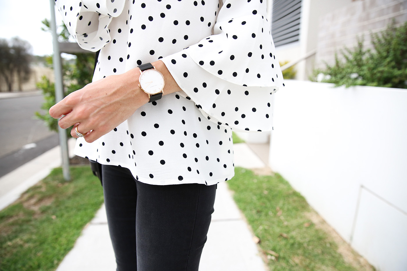 polka dot top minimal style outfit