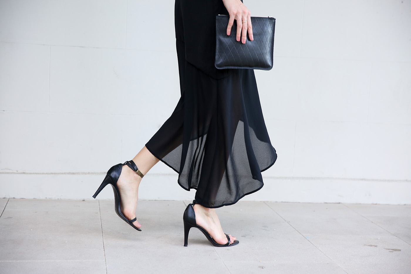 black maxi dress minimal style