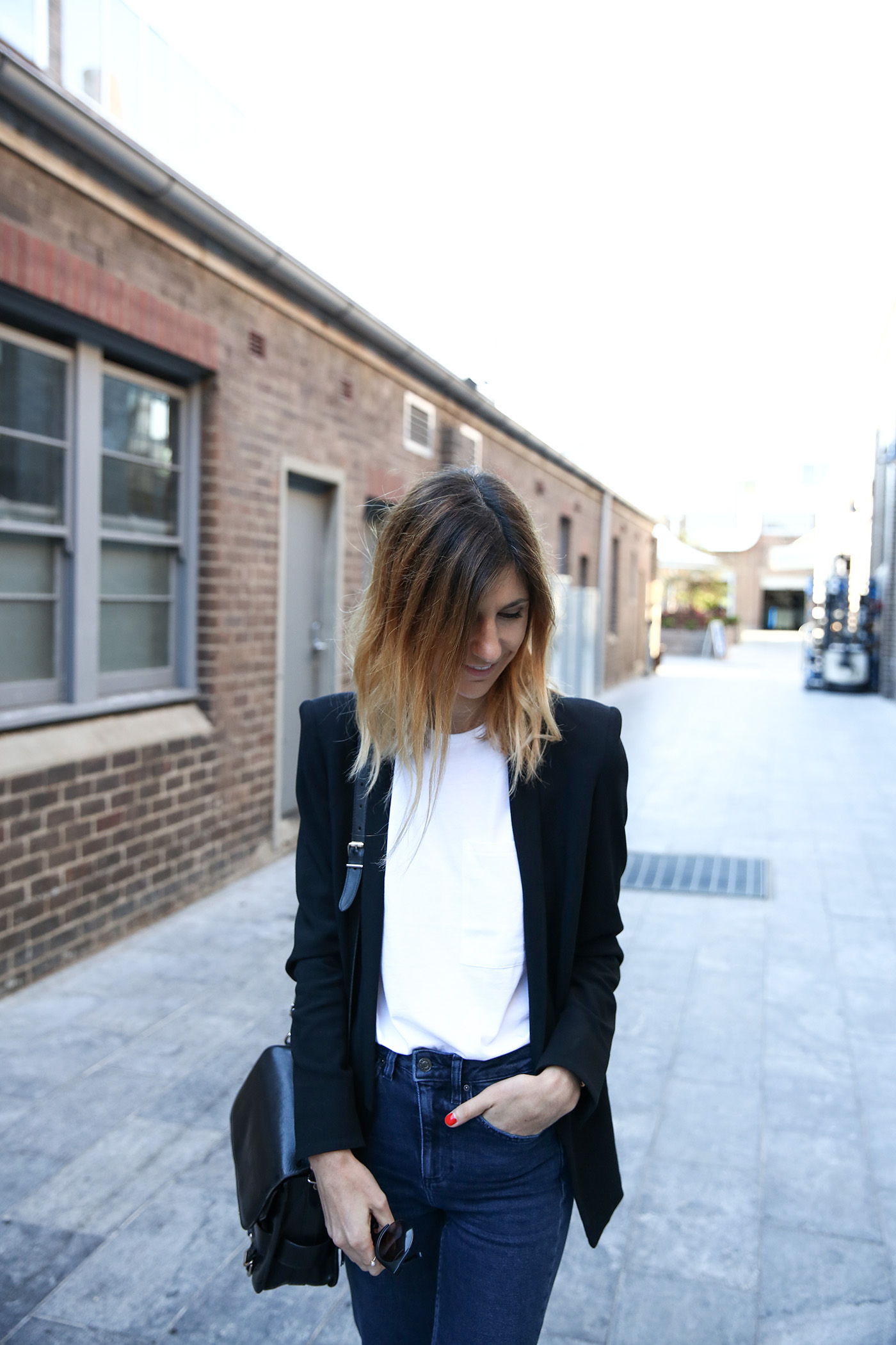 Black blazer with white t shirt and blue jeans best sale