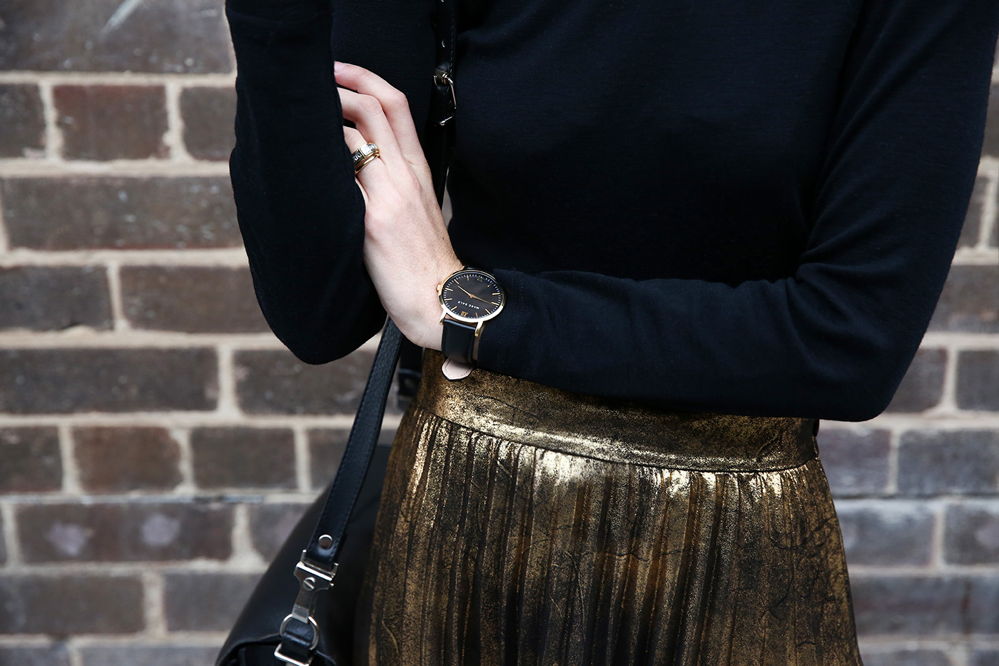 how to style the gold pleated skirt